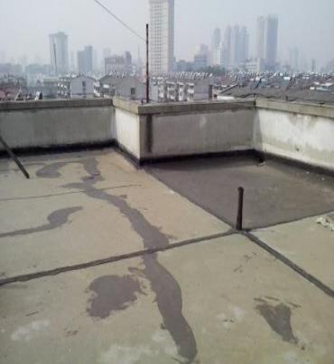 沁阳漏水维修 楼顶漏水是什么原因，楼顶漏水维修方法是什么?